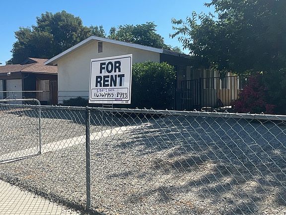 front of property only 4 units very quiet
