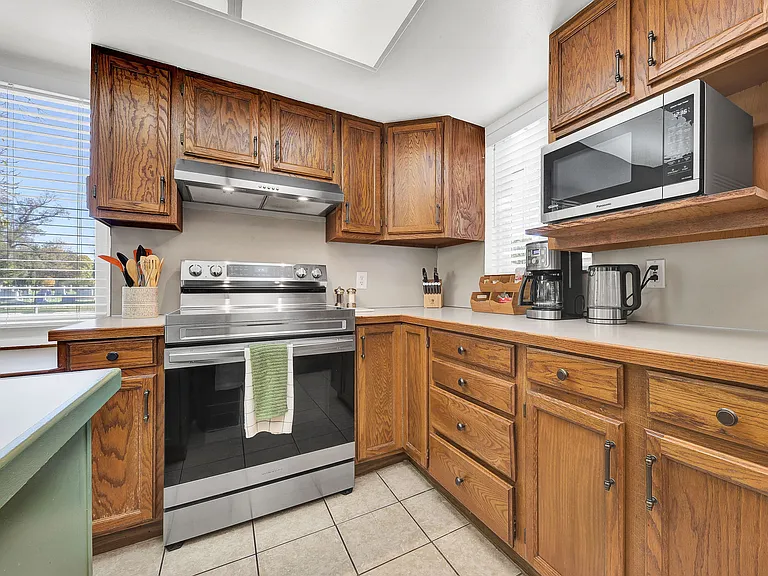 609 N Roosevelt St — Photo 27