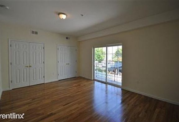382 ave c apt#3 03