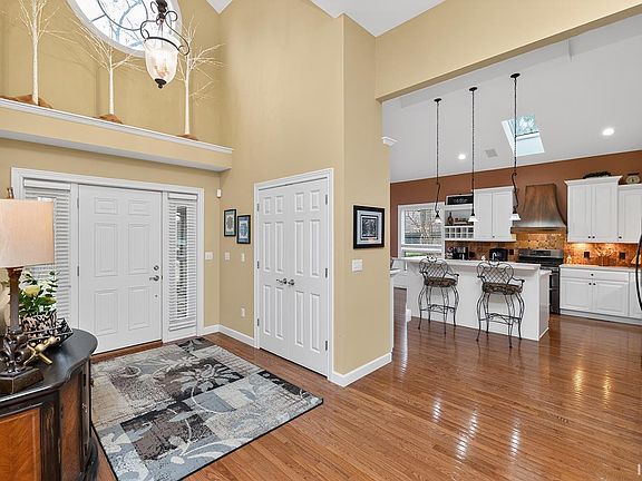 4th image of 3327 Bridgetown Rd