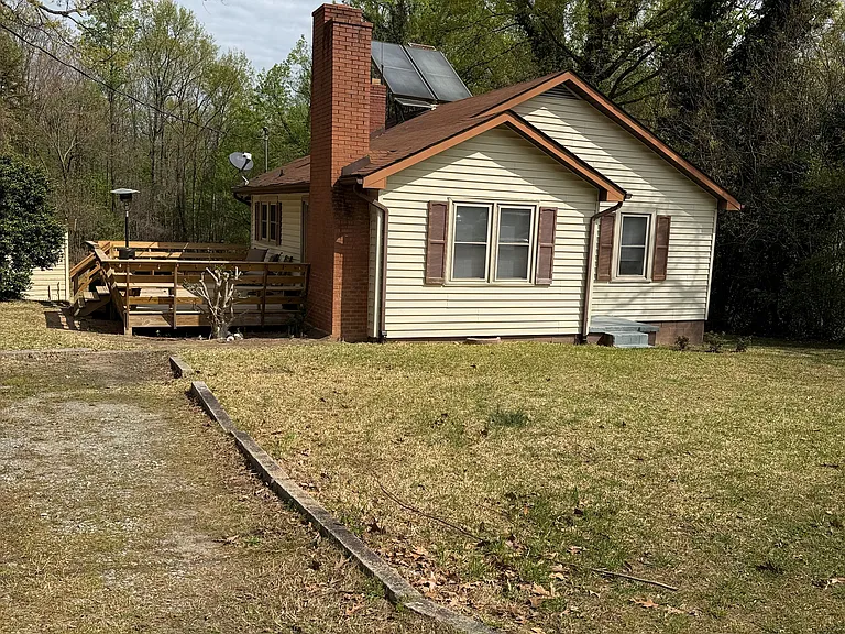 3002 Cemetery Dr — Photo 2