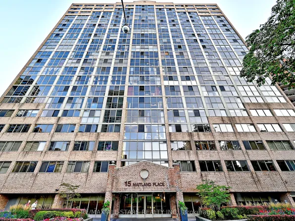 15 Maitland Pl #2112, Toronto, ON M4Y 2X3