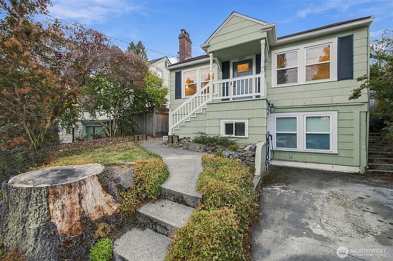 2nd image of 6043 37th Avenue NE