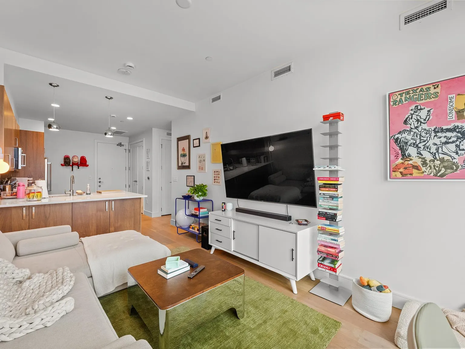 1 bed, 1.0 bath, 685 sqft, $2,995 — Photo 4