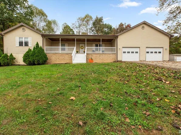 305 Candlelight Ln, Oolitic, IN 47451