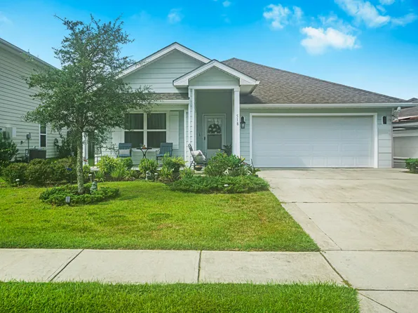 518 Earl Godwin Rd, Freeport, FL 32439