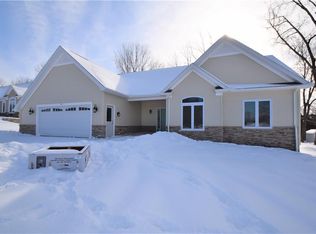 51 Shrubbery Ln, Rochester, NY 14624