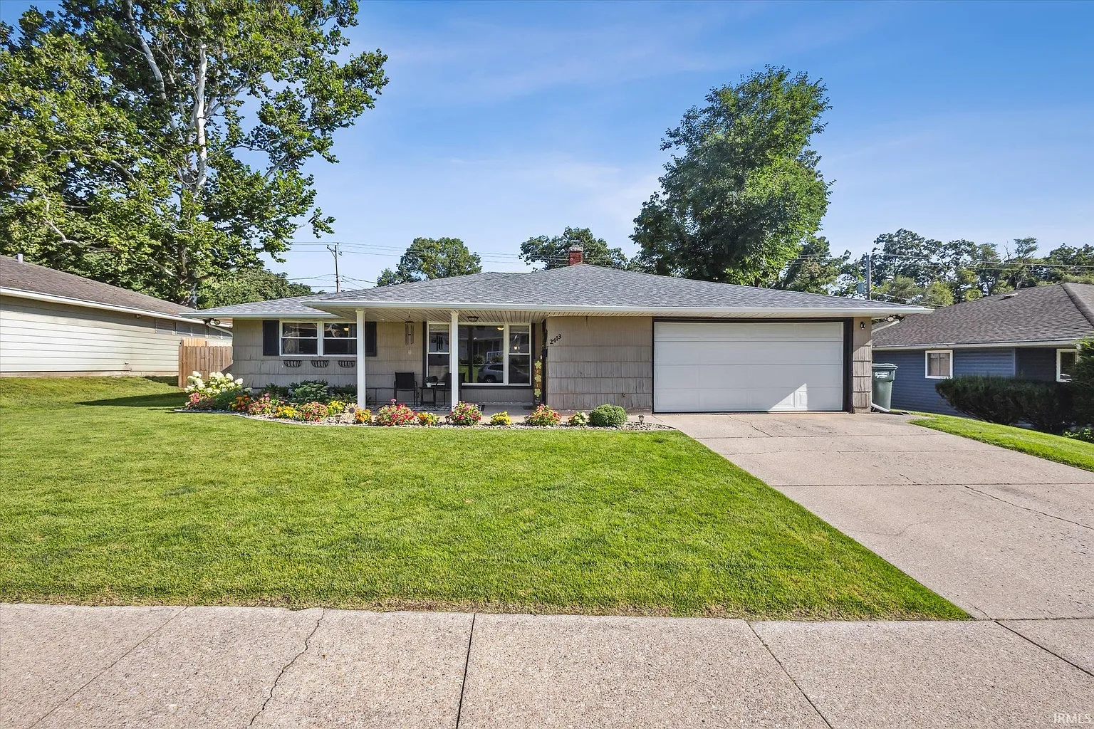 2413 Club Dr photo 1