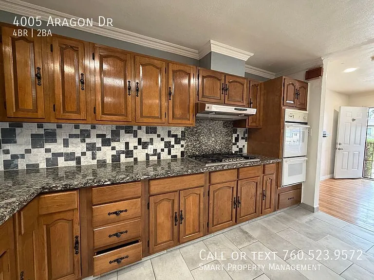 4005 Aragon Dr — Photo 9