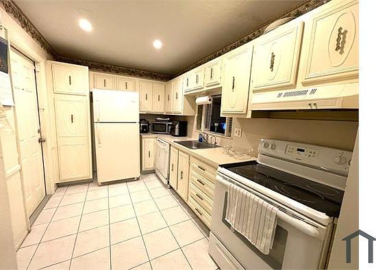 2nd image of 4151 NW 41st St APT 201