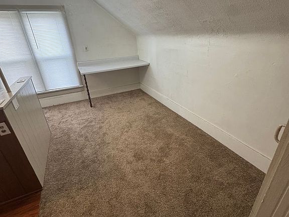 4th image of 619 12th Ave N