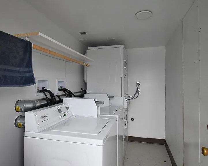 Cottage Apartments — Photo 9
