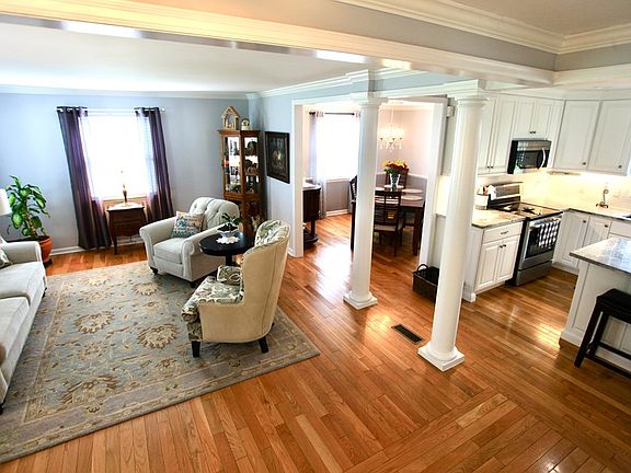 4th image of 34 Oakwood Dr