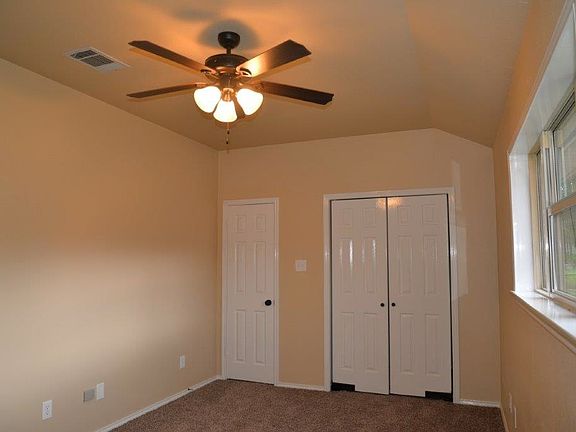 5th image of 939 Hideaway Cir