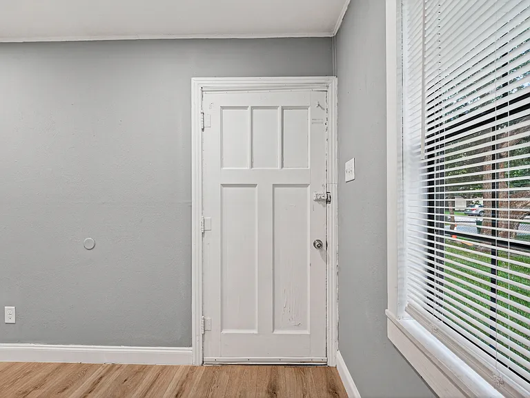 502 Azalea Dr — Photo 11