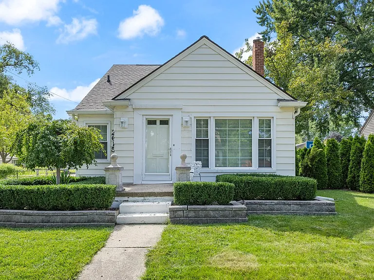 2615 Kenmore Rd — Photo 20