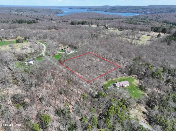 1061 Ascot Ave, Lake Ariel, PA 18436