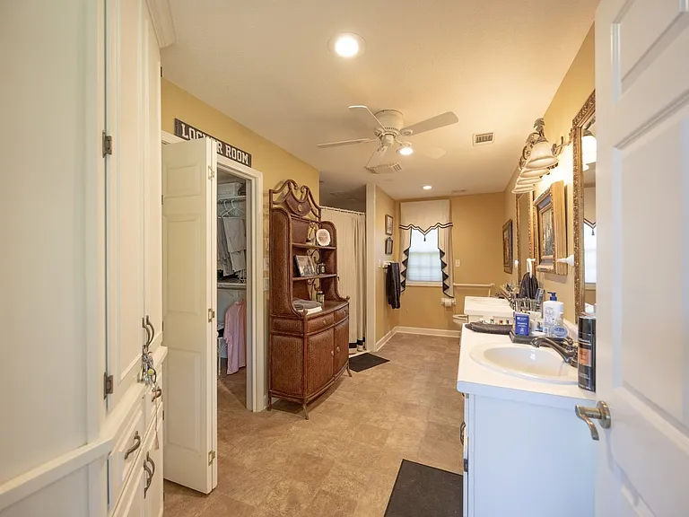 1211 Pulaski Rd — Photo 12