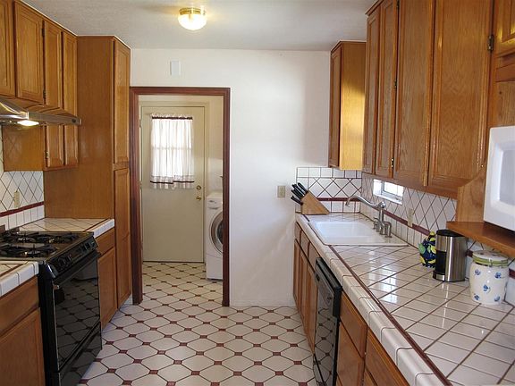 2nd image of 317 E Floral Ave
