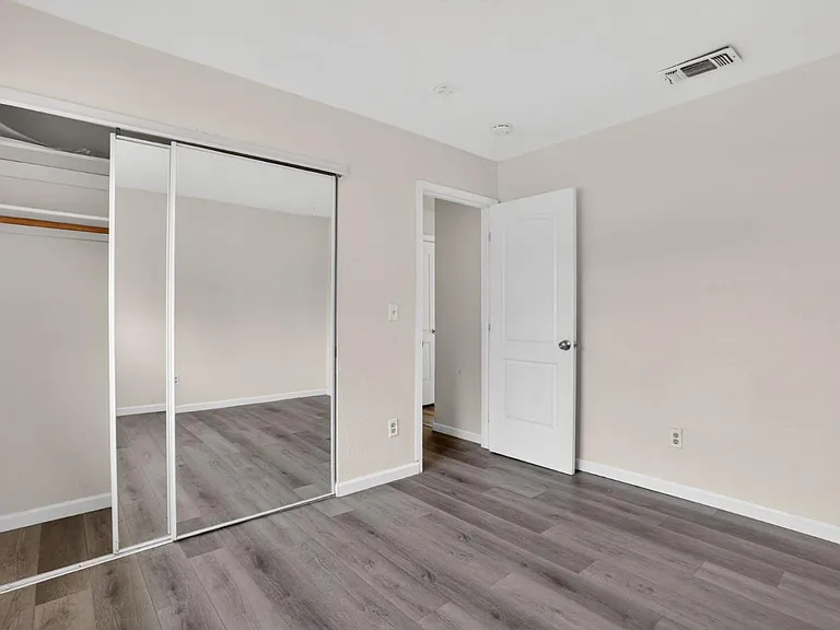2524 Pemberton Ct — Photo 21