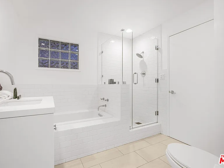 1833 Franklin Canyon Dr — Photo 18