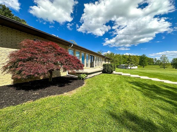 255 Briarwood Dr NE