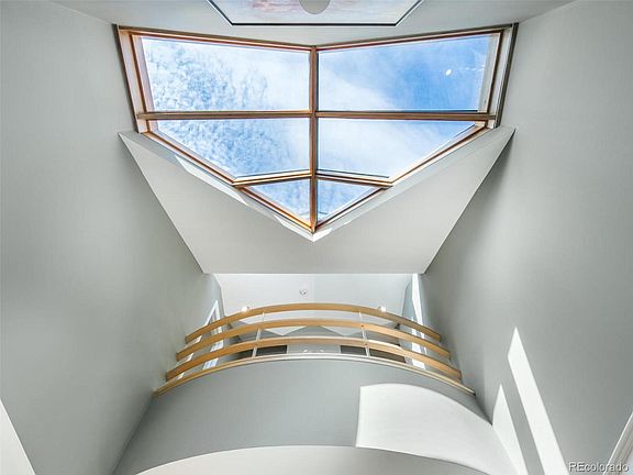 5th image of 725 Newport Street