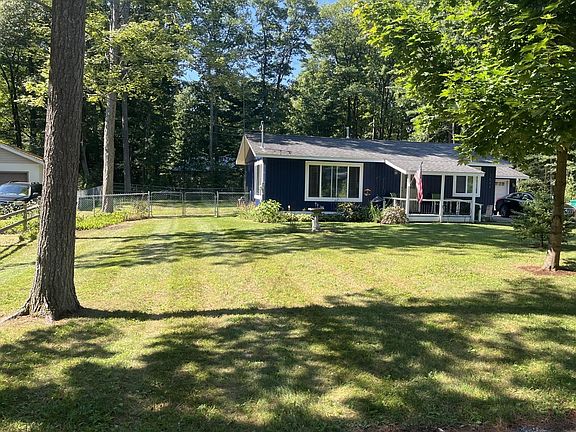 3rd image of 3644 Crescent Dr