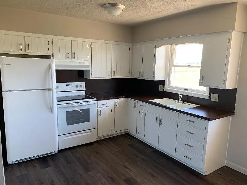 2 bed, $875 — Photo 1