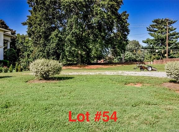 4th image of 1040 The Glen St #54A