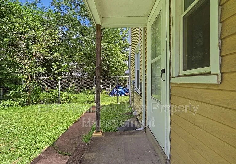 2920 Ruhl Ave — Photo 24