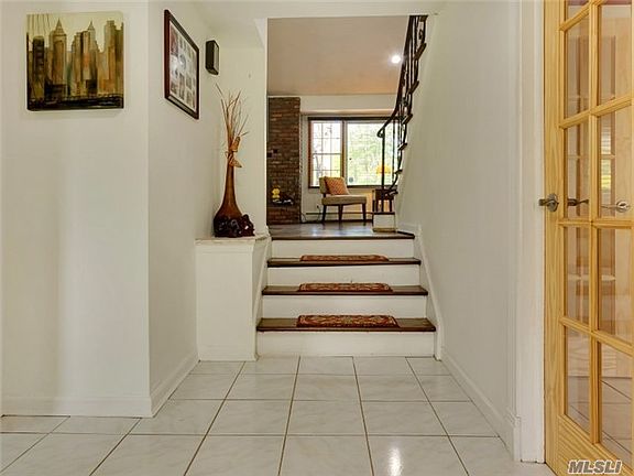 2nd image of 858 Park Ave