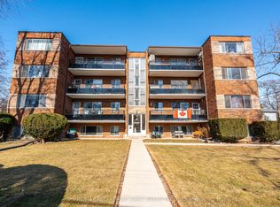 2433 1st St #6, Burlington, ON L7R 1C7