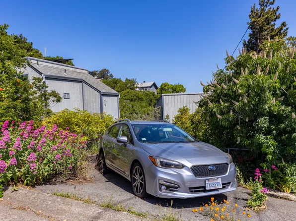21 San Benito Rd, Brisbane, CA 94005