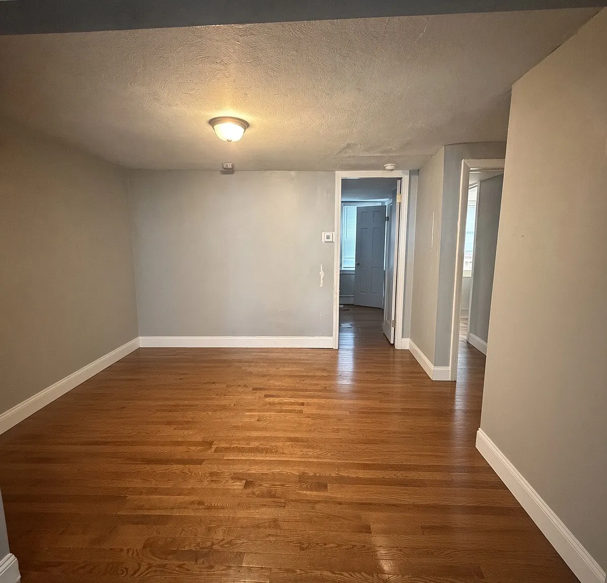 2 bed, 650 sqft, $1,900 — Photo 2