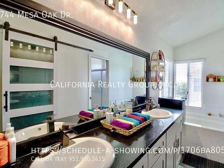 8744 Mesa Oak Dr — Photo 31