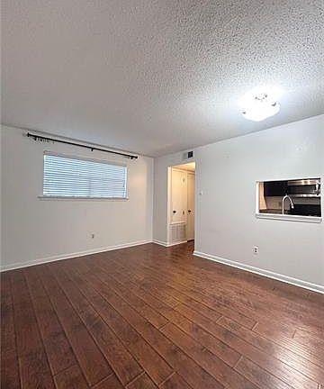 2nd image of 2500 Vivian St APT 1