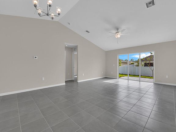 4th image of 1110 NW 18th Ave