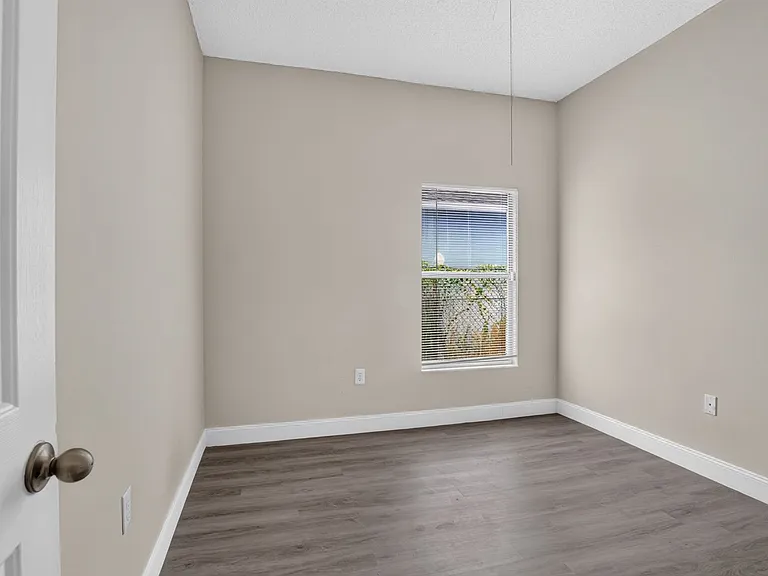 121 Aurelia Ct — Photo 40