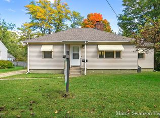 1055 Northwood St NE, Grand Rapids, MI 49505