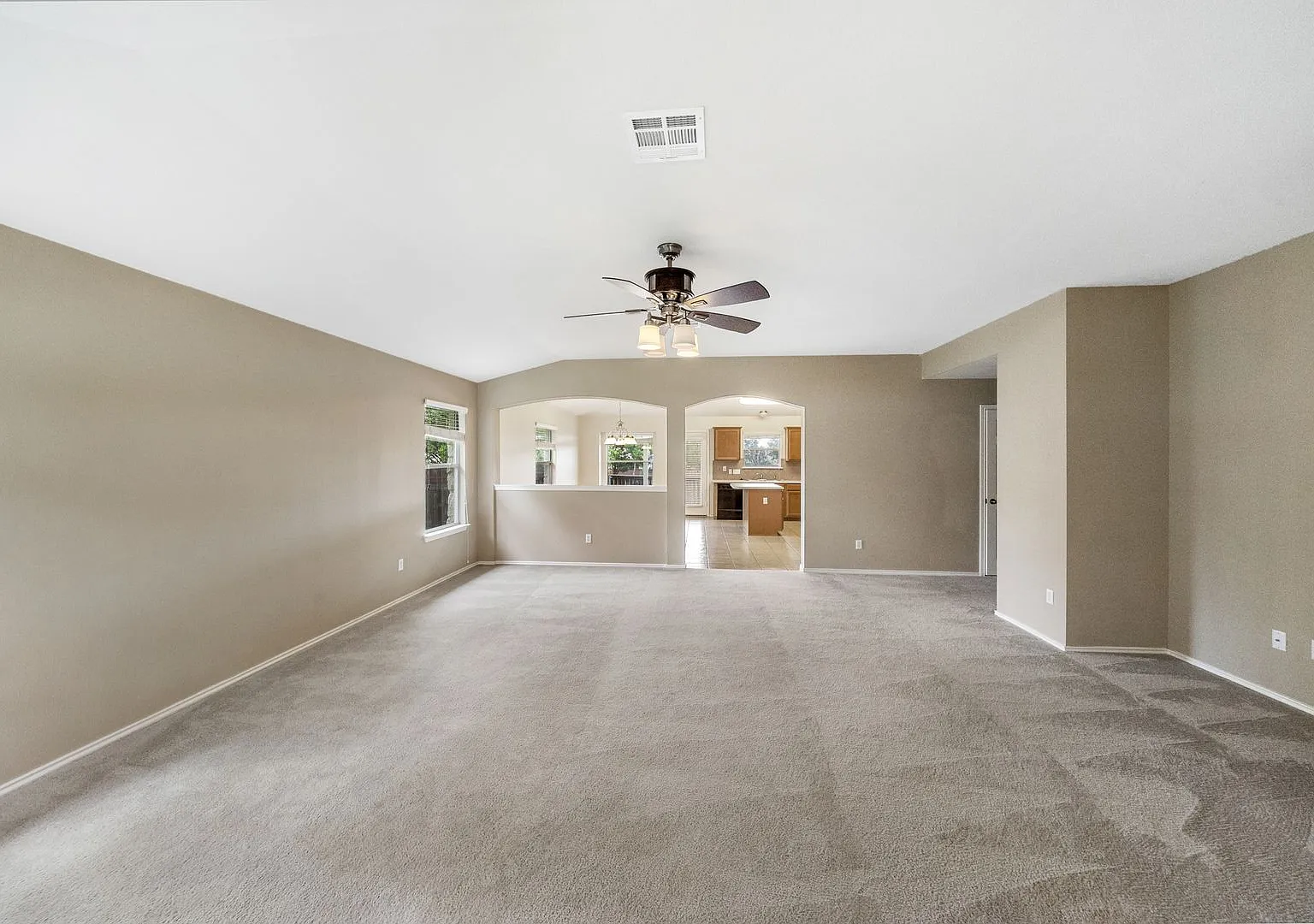 Well-Maintained 3BR/2BA Home in Desirable Round Rock Community — Photo 3