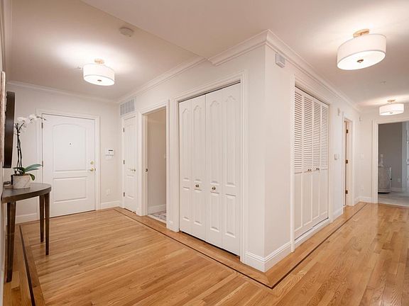 5th image of 1520 Floribunda Ave APT 201