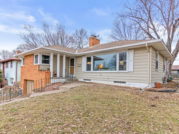 221 18th Ave N, South Saint Paul, MN 55075