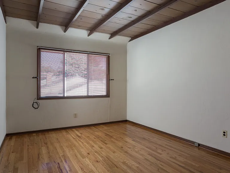6601-6605 Moeser Ln — Photo 5