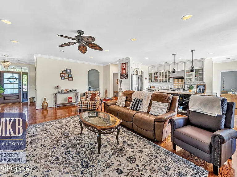 7621 Nandina Dr — Photo 8