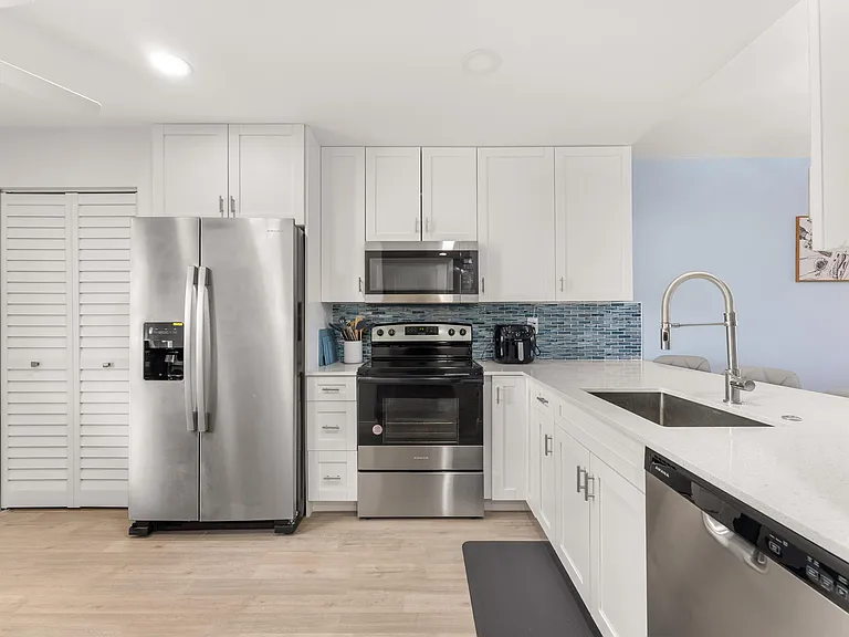 14500 Stirling Way #403 — Photo 7