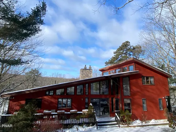 124 Roan Dr, Lords Valley, PA 18428