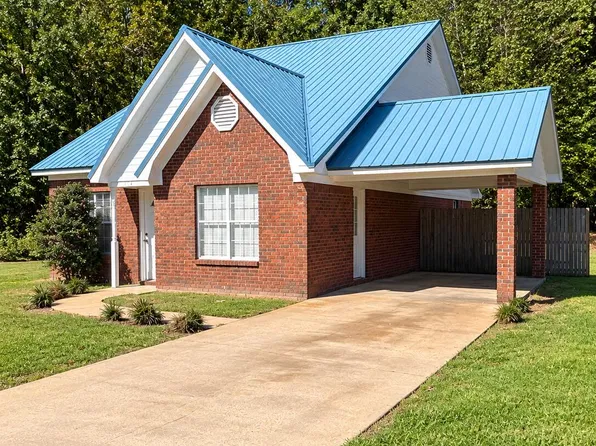 112 Maplewood Dr, Saltillo, MS 38866