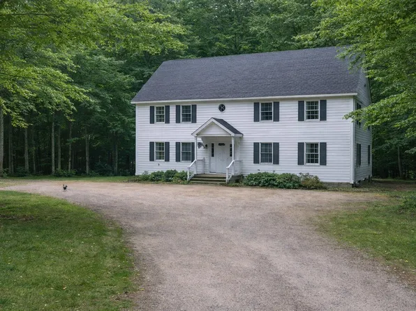 34 Middle Ridge Road, Bridgton, ME 04009