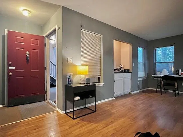 1 bed, 1.0 bath, 955 sqft, $1,395 — Photo 2